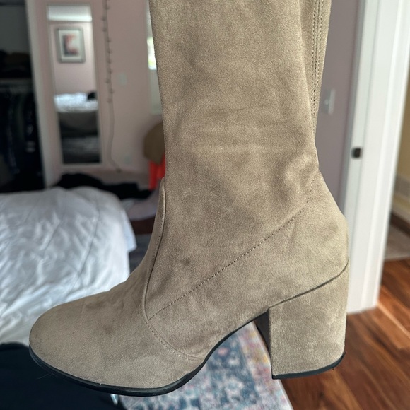Slayer Steve Madden Taupe OTK Boots EXCELLENT Cond - Picture 2 of 12